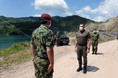 Minister Vulin at the Zavojsko Lake: After 30 years, the 63rd Parachute Brigade performed water jumps