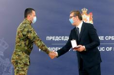 President Vučić presents decorations to members of the Ministry of Defence and the Serbian Armed Forces