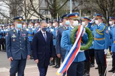 Ministar Stefanović položio venac kod Spomenika pilotima braniocima Beograda 