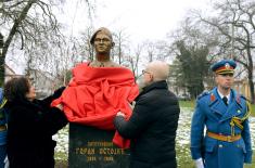 Minister Vučević unveils memorial bust for hero of Košare Goran Ostojić