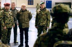 Minister Vučević visits 63rd Parachute Brigade