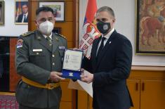Министар Стефановић уручио признања за допринос у борби против ковида 