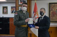 Minister Stefanović presents awards for contribution to the fight against Covid