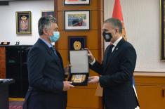 Minister Stefanović presents awards for contribution to the fight against Covid