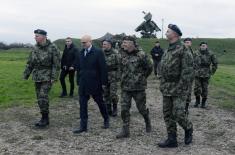 Ministar Vučević i general Mojsilović obišli dežurnu jedinicu 250. raketne brigade za PVD
