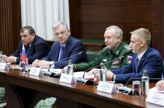 Defence Minister visits the Russian Federation