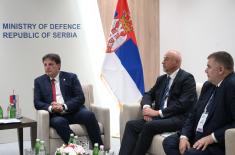 Sastanak ministra Gašića sa ministrom odbrane Republike Kipar Palmasom