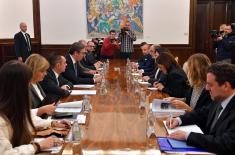Министар Вулин: Србија не прихвата формирање "војске Косова" и остаје војно неутрална