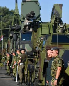 Председник Вучић: Грађани могу да буду поносни на своју војску 