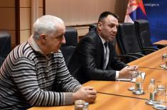 Defence Minister Zoran Djordjević with representatives of the Serbian Defence Trade Union