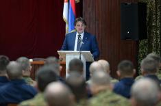 Ministar Gašić obišao pripadnike 98. vazduhoplovne brigade