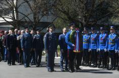 Министар Стефановић положио венац на Споменик пилотима браниоцима Београда 