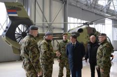 Ministar Gašić obišao pripadnike 98. vazduhoplovne brigade