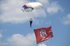 „Балкански скок пријатељства 2026“ окупио падобранце региона