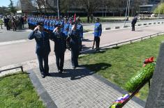 Minister Stefanović lays wreath at Monument to Pilots - Defenders of Belgrade