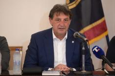 Министар Гашић присуствовао промоцији књиге „Креће се лађа француска“ на Крфу