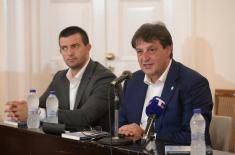 Министар Гашић присуствовао промоцији књиге „Креће се лађа француска“ на Крфу