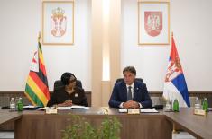 Састанак министра одбране Гашића са министарком одбране Републике Зимбабве