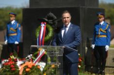 Minister Stefanović lays wreath at Monument to Pilots - Defenders of Belgrade