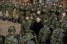 Minister Stefanović visits Air Force and Air Defence NCO Course students  