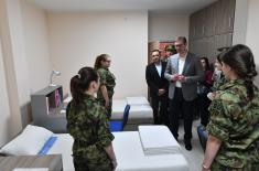 Predsednik Vučić obišao rekonstruisani internat Vojne gimnazije