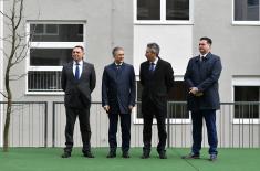 Ministar Vulin na dodeli ključeva u Vranju: Vučić je prvi predsednik Srbije koji je pokrenuo plansko  zbrinjavanje pripadnika službi bezbednosti