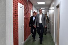 Predsednik Vučić obišao rekonstruisani internat Vojne gimnazije