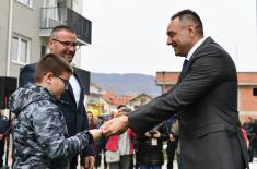 Minister Vulin at the key-handover ceremony in Vranje: Vučić is the first president of Serbia who initiated a systematic resolution of housing issues of the members of security services