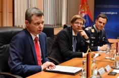 Sastanak ministra Vulina sa parlamentarnim državnim sekretarom Ministarstva odbrane Nemačke Zilberhornom