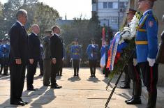 Ministri Vulin i Šojgu položili vence na Groblju oslobodilaca Beograda 