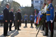 Ministers Vulin and Shoigu lay wreaths at Belgrade Liberators Thomb