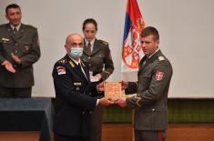Уручене дипломе кадетима и студентима Војне академије 