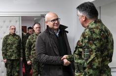 Министар Вучевић и генерал Мојсиловић обишли Оперативни центар система одбране