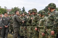 Minister Vulin Visited Members of the Reserve on Training