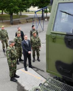 Ministar Stefanović: Jedinice naše Kopnene vojske uvežbane i opremljene najsavremenijim sredstvima