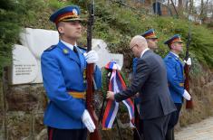 Minister Vučević lays wreath at monument to soldiers killed 1990-1999 in Vrnjačka Banja