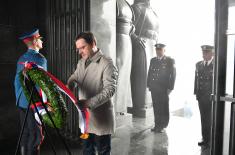 Izaslanik predsednika Republike položio venac na Spomenik Neznanom junaku 