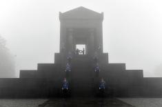 Secretary General of the President of the Republic Laid a Wreath at the Monument to Unknown Hero