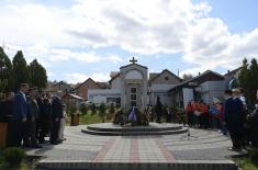Ministar Vučević položio venac palom borcu Zoranu Ivanoviću u Trsteniku