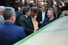 Ministar Gašić obišao kompaniju „Jumko“ u Vranju