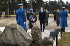 Ministar Stefanović položio vence na spomen obeležja žrtvama NATO agresije: Sa ponosom se sećamo herojskih dela