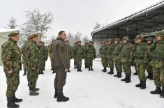 Minister Vulin Spends Christmas with the Members of the Serbian Armed Forces in the Base “Vrapce”