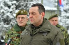 Minister Vulin Spends Christmas with the Members of the Serbian Armed Forces in the Base “Vrapce”