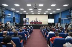 Министри Гашић и Месаровић у Зајечару разговарали са грађанима о могућностима запослења у систему одбране
