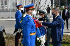 Minister Stefanović and General Wei Fenghe lay wreaths at Memorial to Chinese reporters killed in NATO bombing