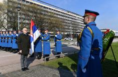 Ministar Vučević položio venac na Spomenik pilotima braniocima Beograda