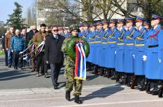 Minister Vučević lays wreath at Monument to Pilots – Defenders of Belgrade