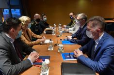Meeting between Minister Stefanović and Montenegrin Minister of Defence Injac