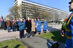 Minister Vučević lays wreath at Monument to Pilots – Defenders of Belgrade