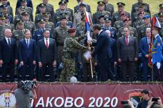 The President of the Republic and the Supreme Commander of the Serbian Armed Forces handed over military flags to the 72nd Special Operations Brigade and the 63rd Parachute Brigade